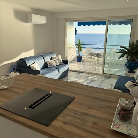 アパート Luxury & Sea View, T2 Waterfront, Wifi, Air Conditioning アンティーブ