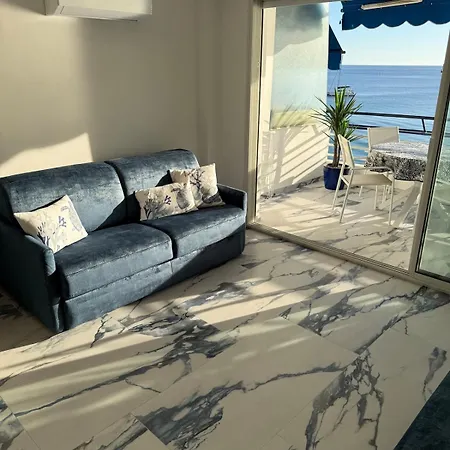 Luxury & Sea View, T2 Waterfront, Wifi, Air Conditioning * アンティーブ
