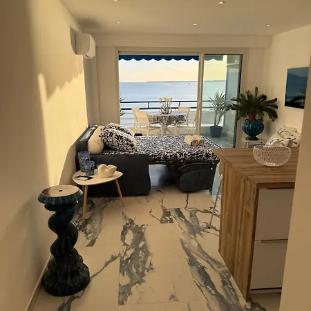 Luxury & Sea View, T2 Waterfront, Wifi, Air Conditioning * アンティーブ